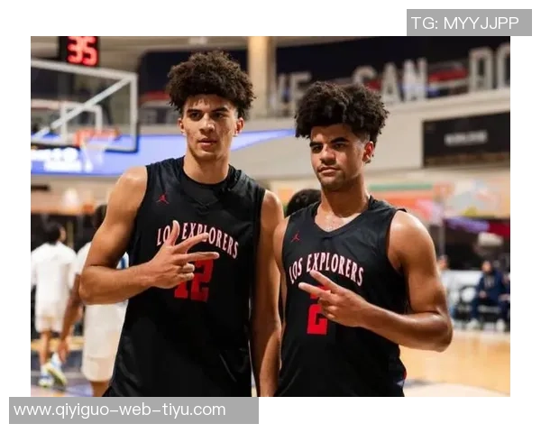 卡梅隆布泽尔三度25得分两双超越父亲成就引发关注 卡梅隆布泽尔三度25得分两双超越父亲成就引发关注