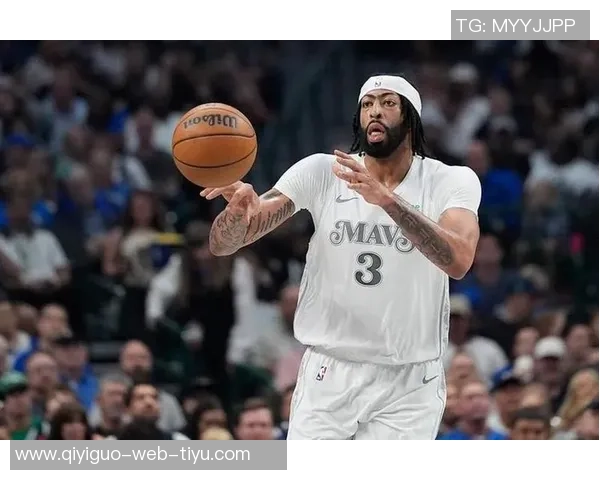 浓眉用表情包回应热议引发网友热讨论究竟什么意思